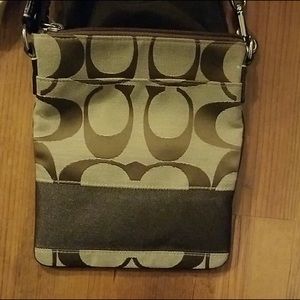 COACH CROSSBODY EXCELLENT CONDITION